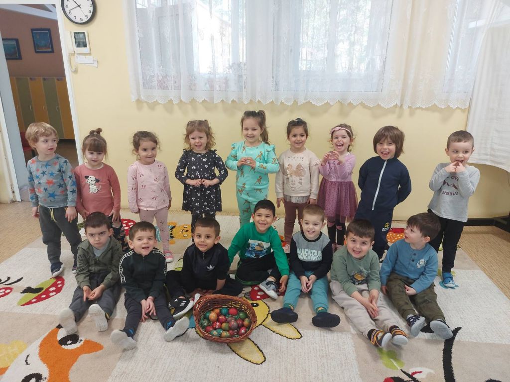 353 яйца за нашите деца - ДГ №24 Надежда - София